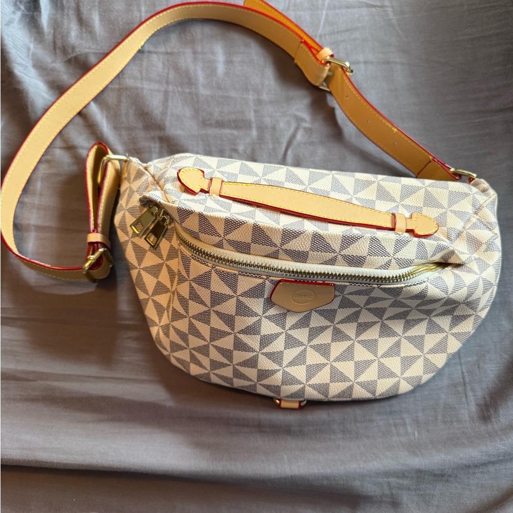 Beige Geometric Canvas Crossbody Bag with Yellow Trim